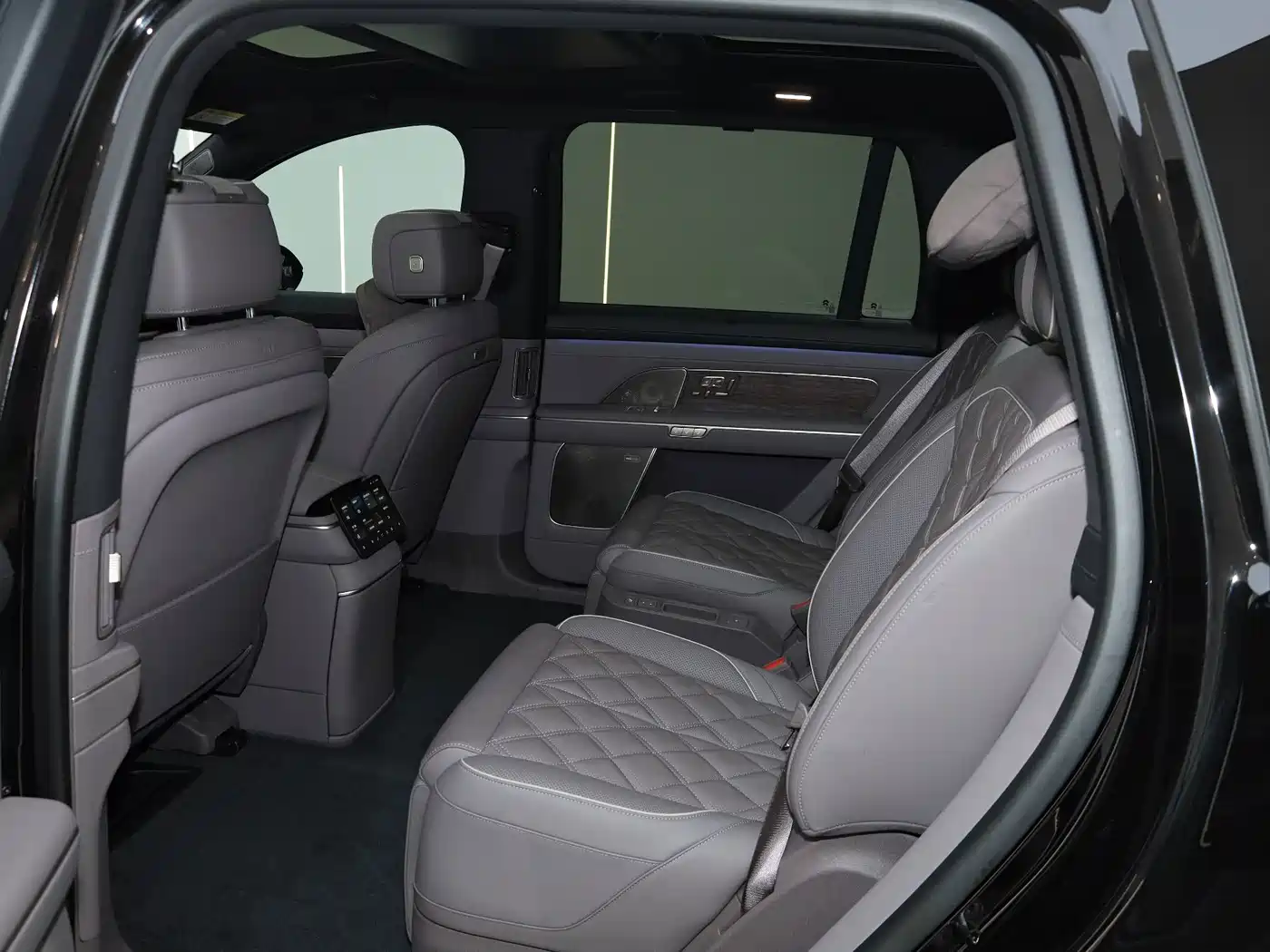 NIO ES8 2026 2025 Model 6-Seat Executive Luxury Edition