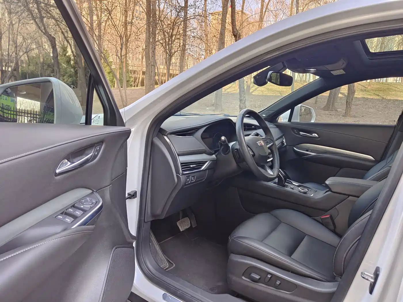 Cadillac XT4 2021 28T FWD Premium Edition фото 8