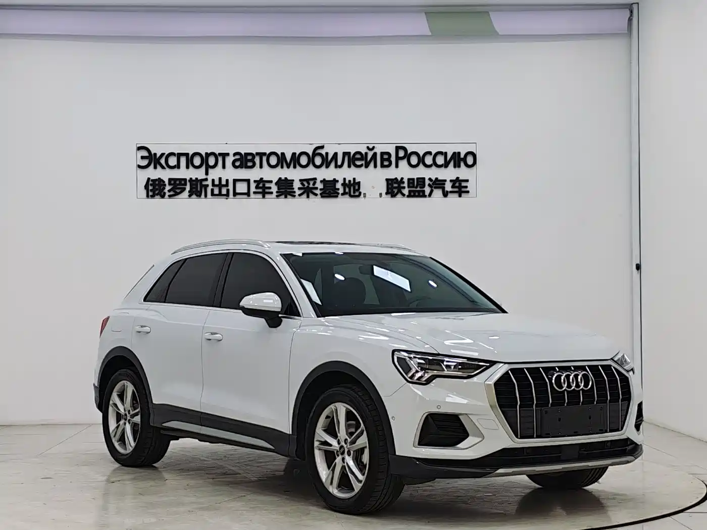Audi Q3 2022 35 TFSI Fashion Elegance фото 3