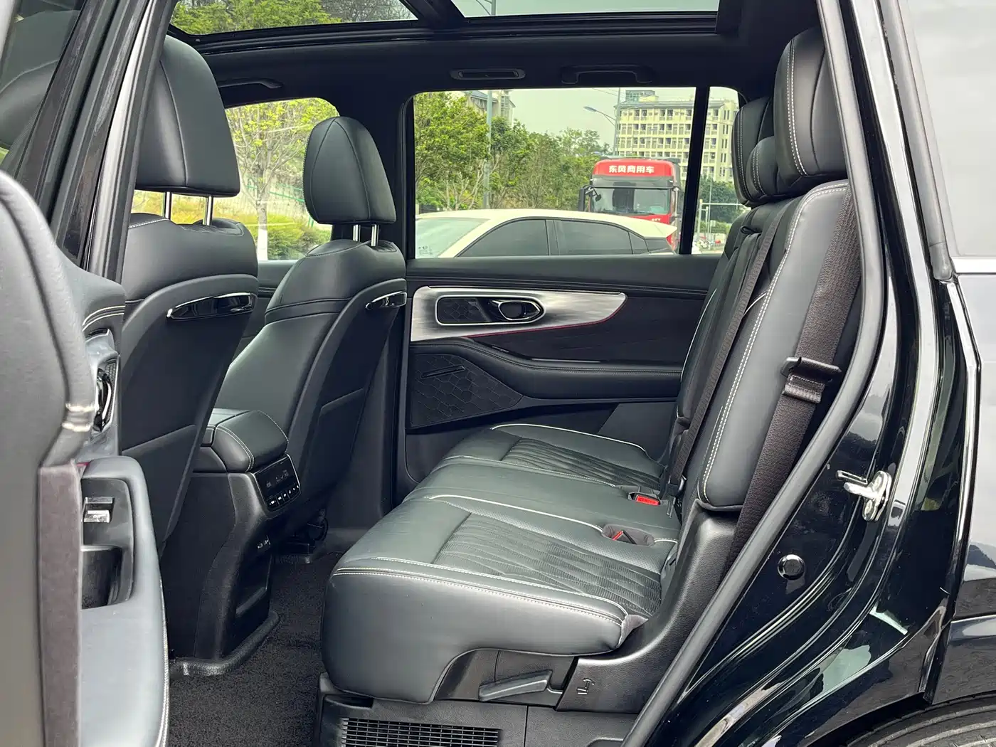 GAC Trumpchi Trumpchi GS8 2022 Dual Engine Series 2.0TM 2WD Premium Edition (7-Seater) фото 25