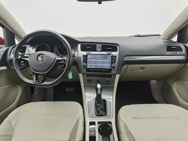 Volkswagen Golf 2014 1.6L Automatic Comfort — фото 5