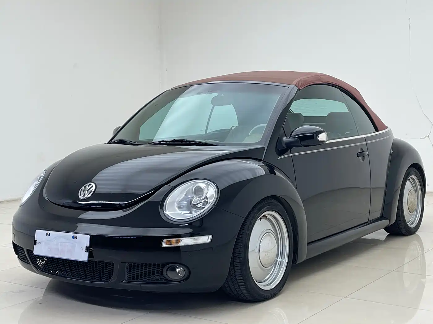 Volkswagen Beetle 2006 Model 2.0 Convertible Luxury Edition