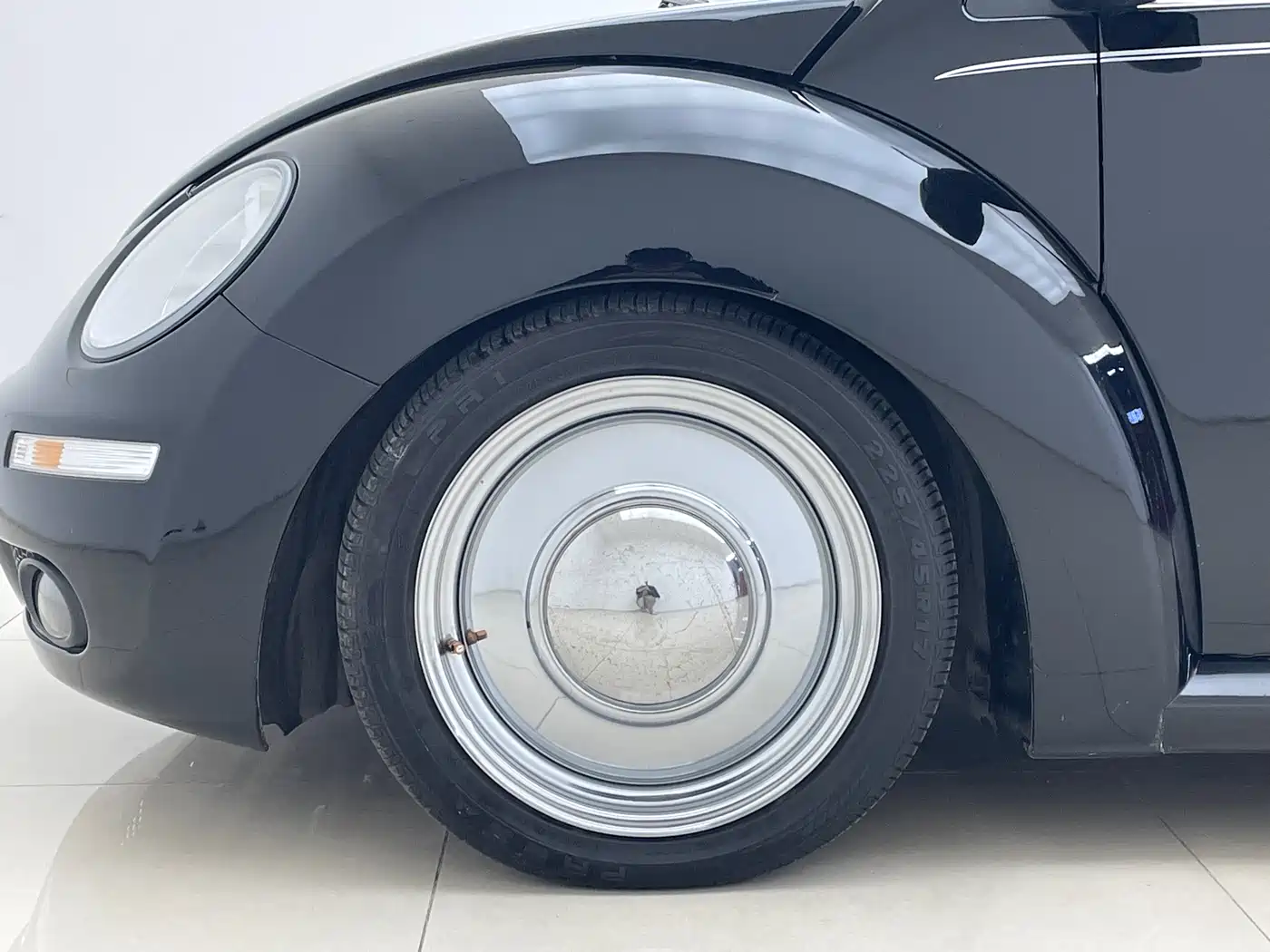 Volkswagen Beetle 2006 Model 2.0 Convertible Luxury Edition фото 15