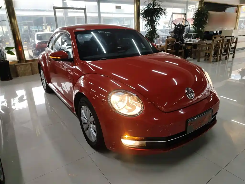 Volkswagen Beetle 2014 1.4TSI Fashion Edition фото 4