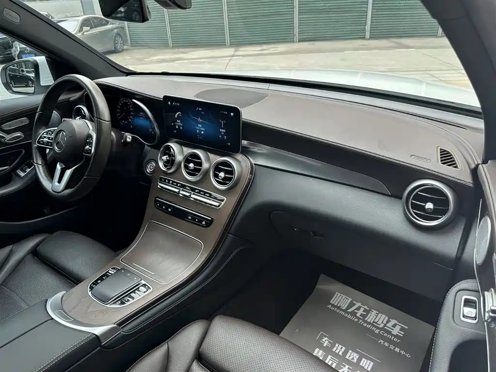 Mercedes-Benz GLC 2020 Facelift GLC 260 L 4MATIC Luxury фото 20