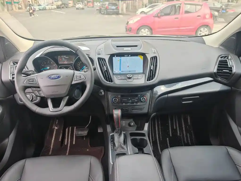 Фото 4 - Ford Kuga