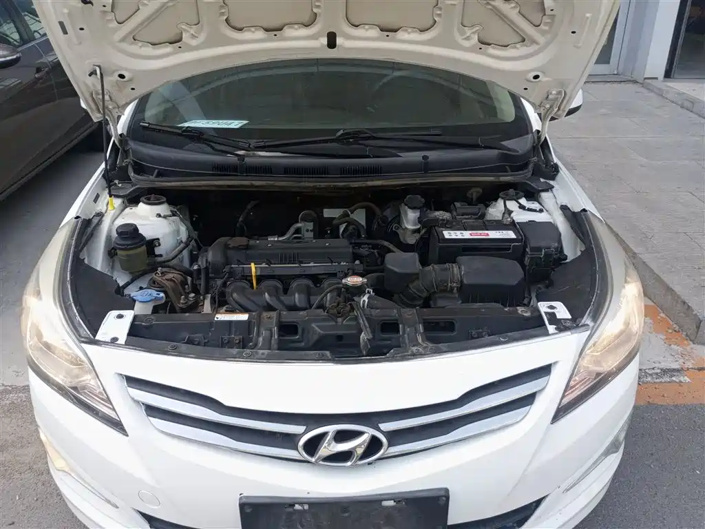 Hyundai Verna 2014 1.4L Manual Smart GLS фото 20