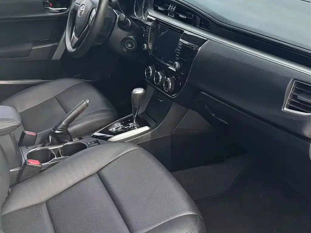 Toyota Corolla 2014 1.6L CVT GL-i Leather Edition фото 12