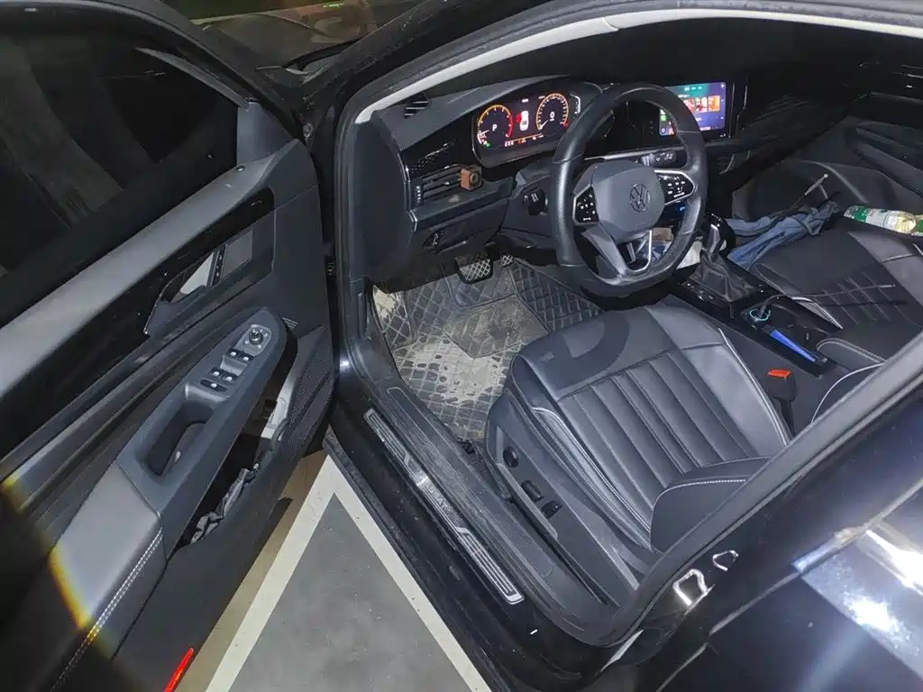 Volkswagen Passat 2022 330TSI Starlight Elite Edition фото 13