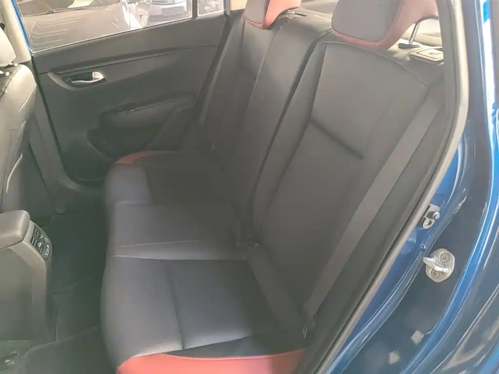Kia KX CROSS 2018 1.6L Automatic Smart Sunroof Edition фото 17