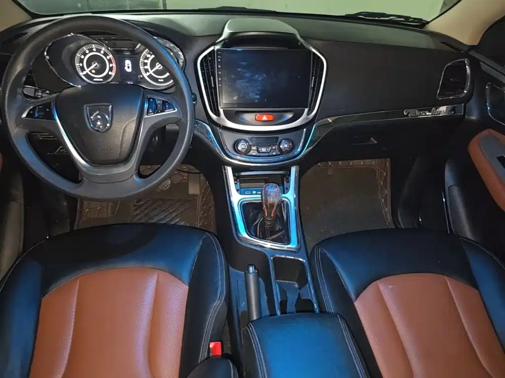 Baojun 560 2017 2016 1.8L Manual Elite