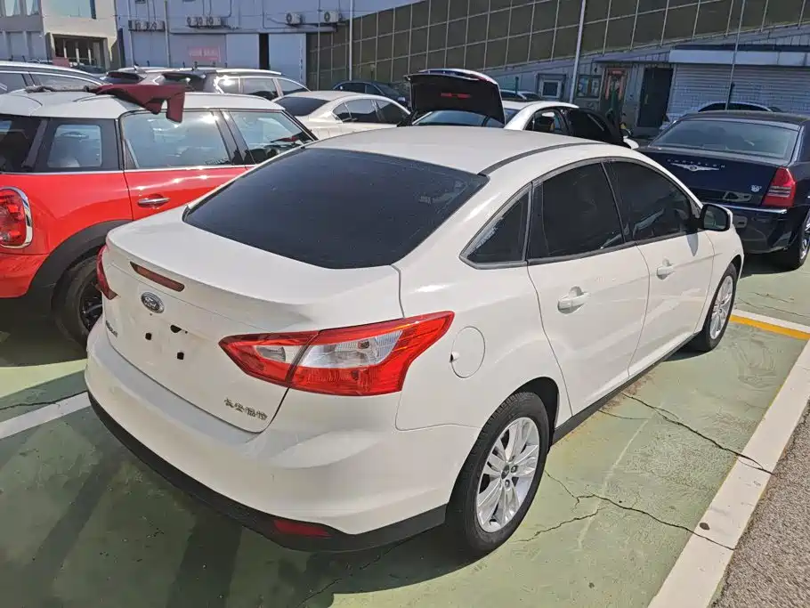 Фото 3 - Ford Focus
