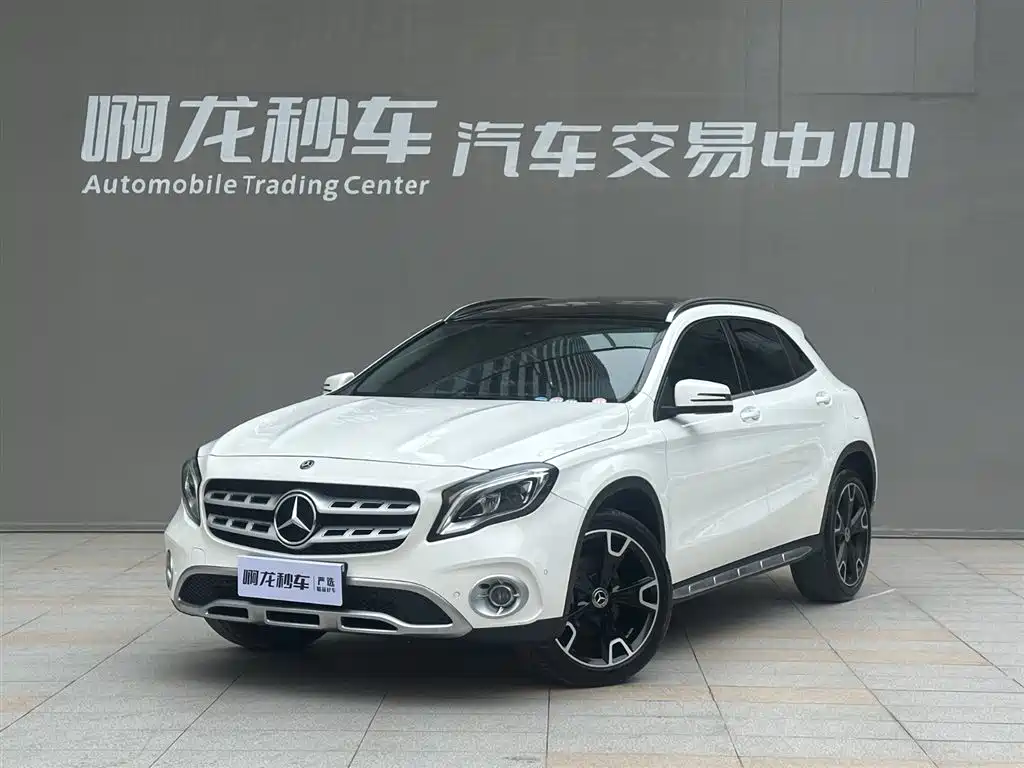 Mercedes-Benz GLA 2017 GLA 220 4MATIC Fashion