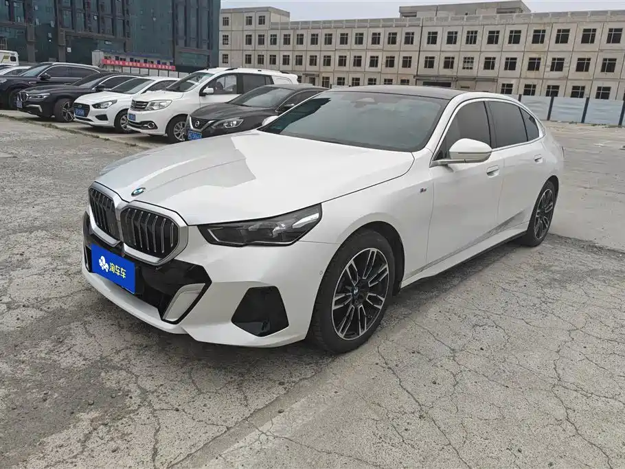 BMW 5 Series 2024 525Li M Sport Package