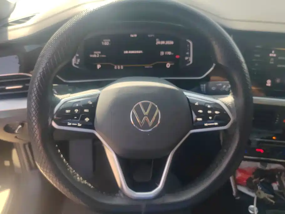 Фото 15 - Volkswagen Passat