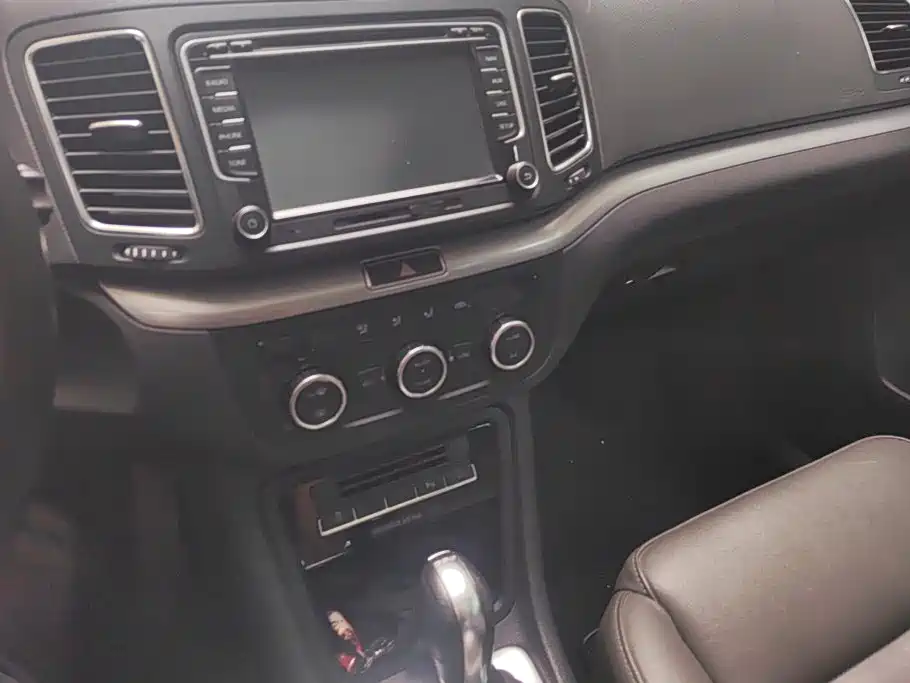 Volkswagen Sharan 2014 2013 1.8TSI Standard