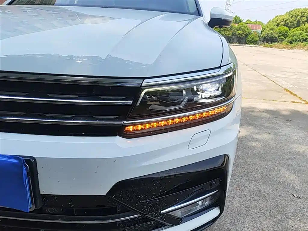 Volkswagen Tiguan 2017 Model 280TSI 2WD Elite Edition фото 24
