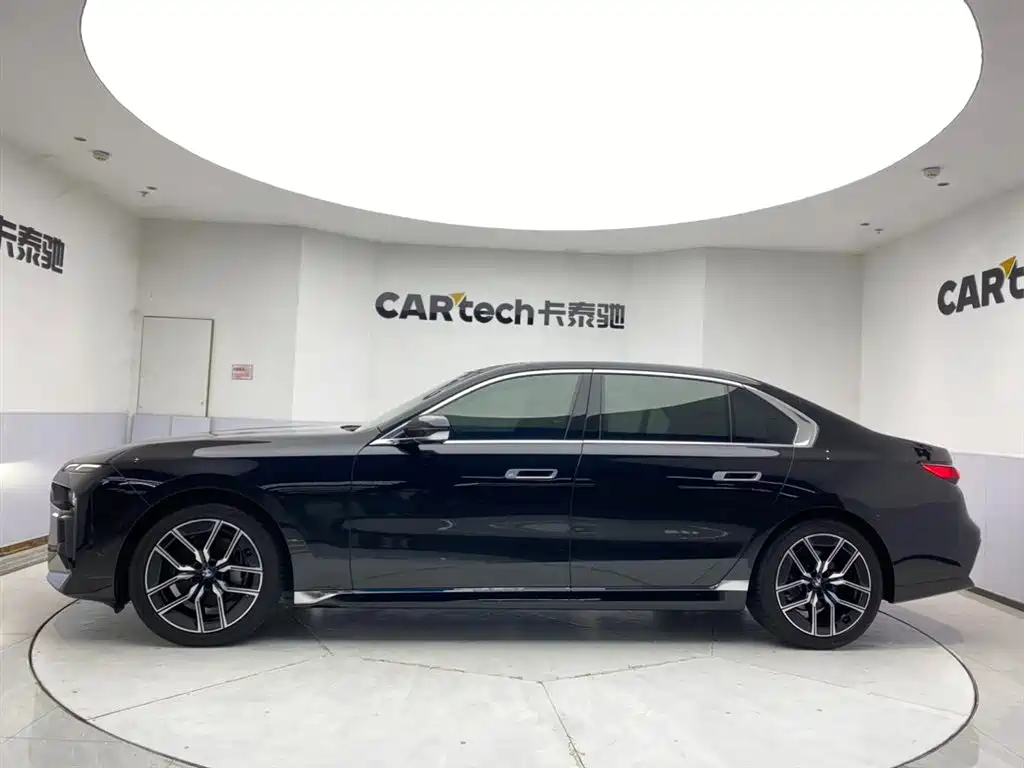 BMW 7-SERIES