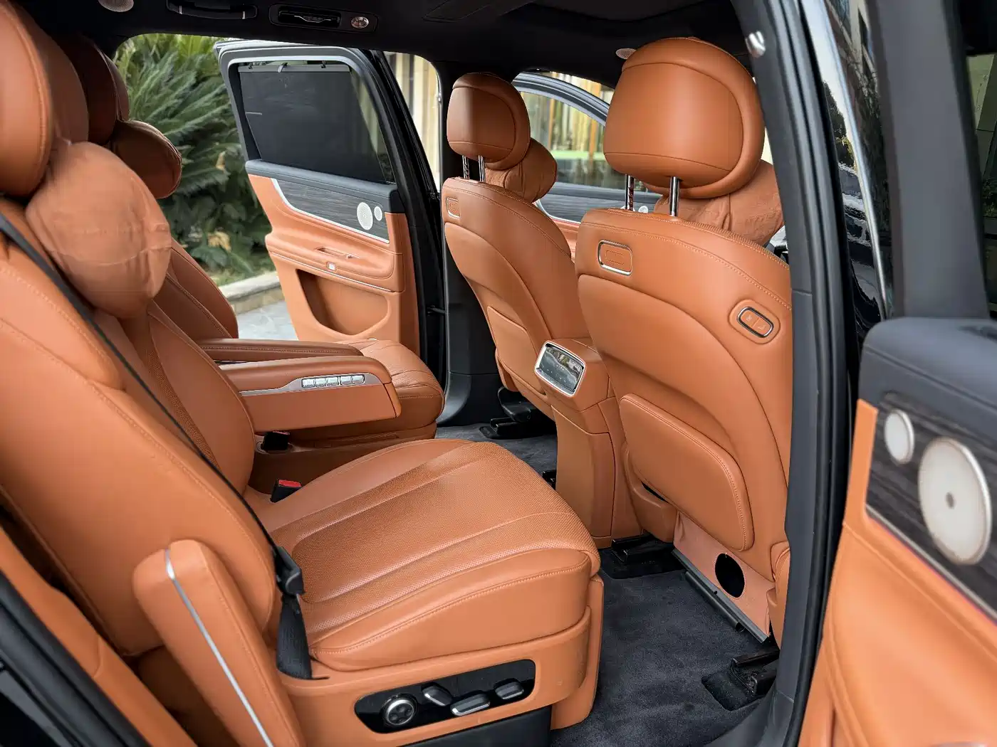 AITO Wenjie AITO M9 2024 Range Extender Ultra 52kWh 6-seater фото 4