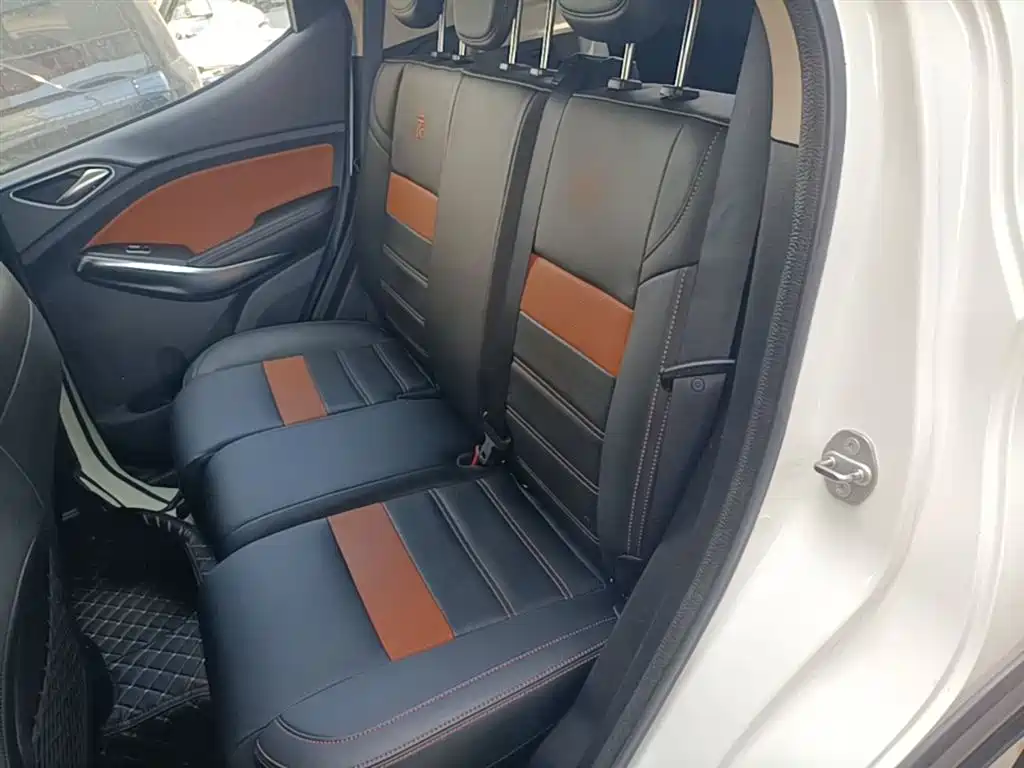 BYD Yuan 2016 1.5L Manual Premium фото 17