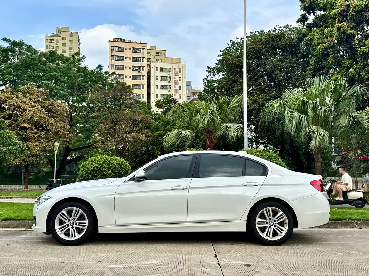 BMW 3 Series 2016 320Li Fashion Model фото 4