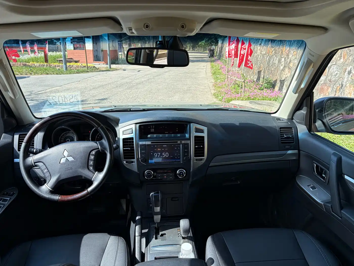 Mitsubishi Pajero (Import) 2016 3.0L Automatic Luxury (China V) фото 23