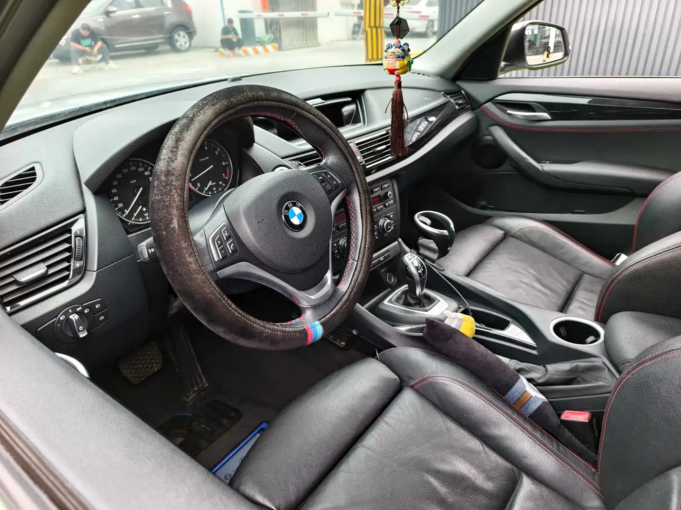 BMW X1 2013 sDrive20i Sport Design Package фото 9