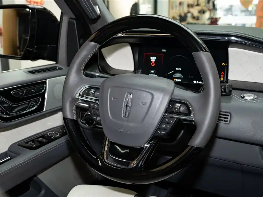 Lincoln Navigator 2018 Model 3.5T Ultimate China V фото 14