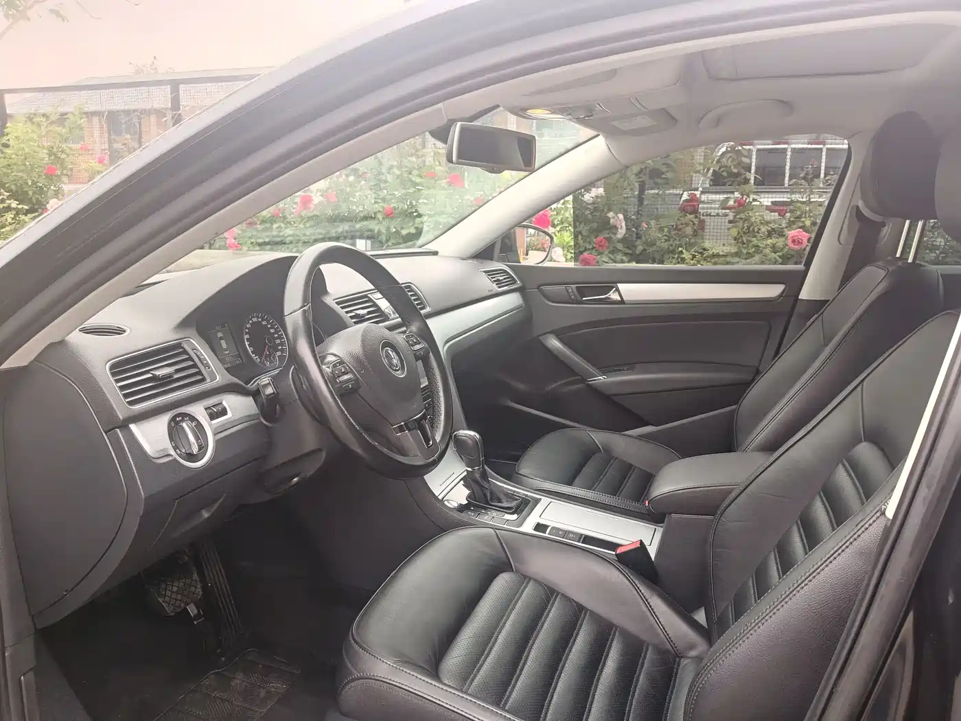 Volkswagen Passat 2014 1.8TSI DSG Executive Navigation Edition фото 12