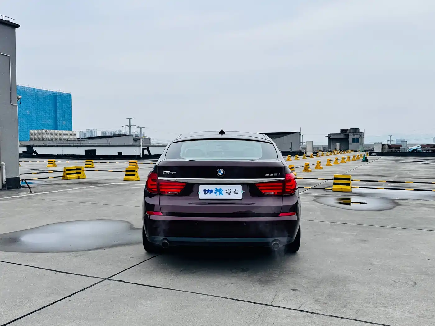 BMW 5 Series GT 2010 535i Leading Model фото 5