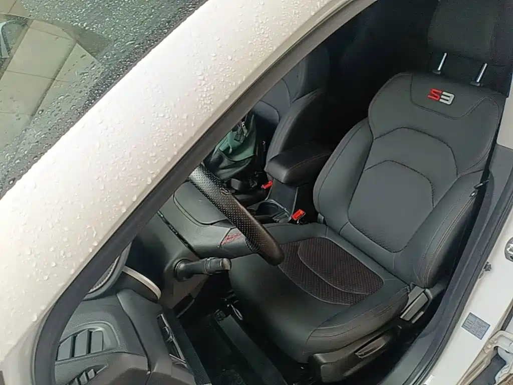 JAC Motors Refine S3 2017 2017 1.6L CVT Luxury Smart