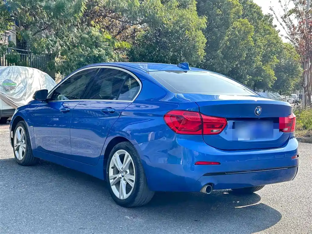 BMW 1 Series 2017 118i Sport фото 25