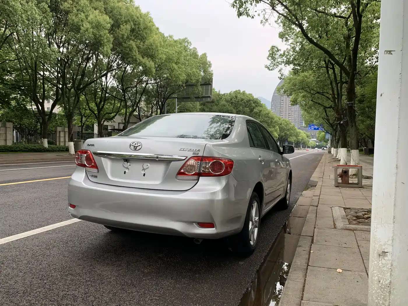 Toyota Corolla 2011 Model 1.8L CVT GLX-i фото 15