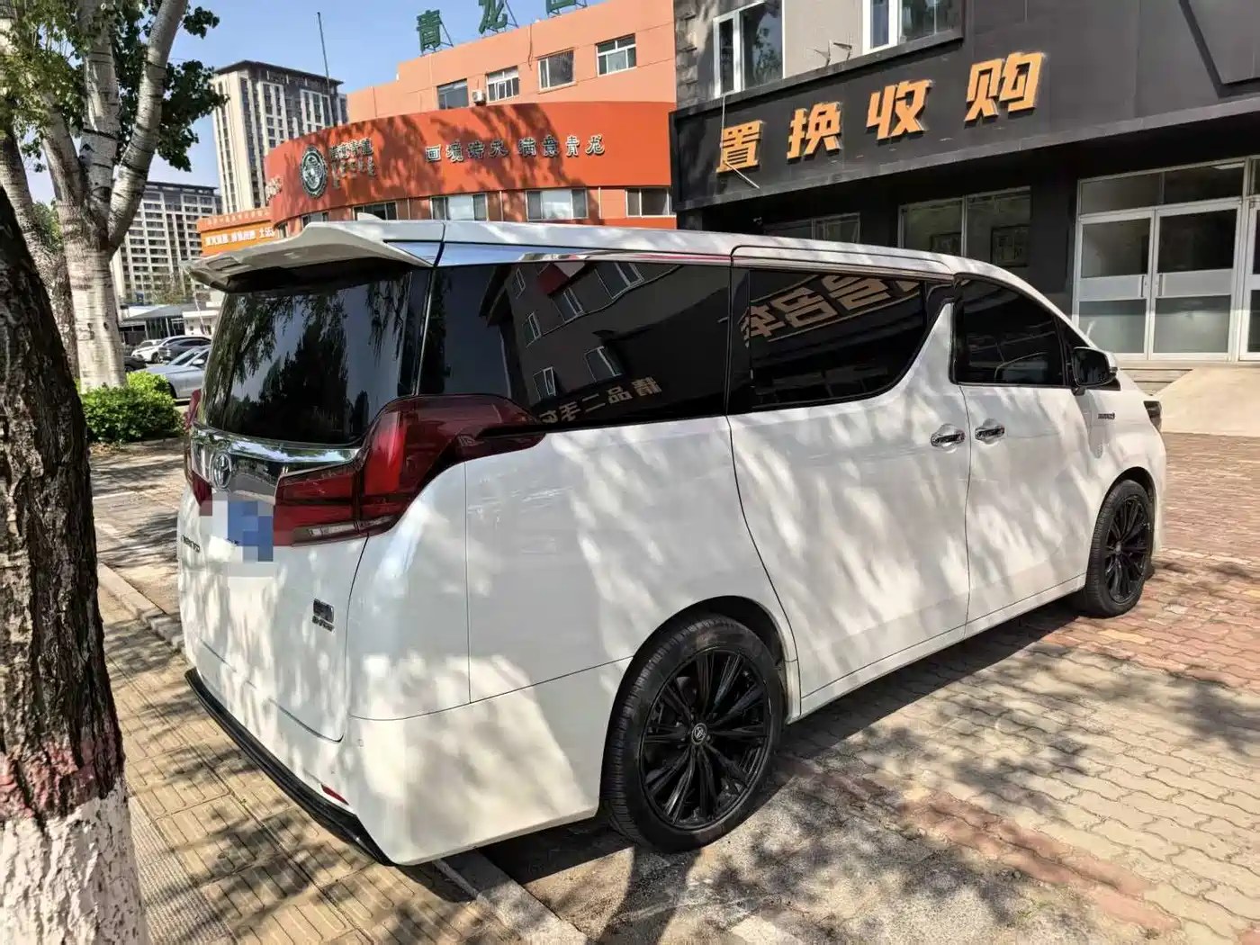 Toyota Alphard 2020 Hybrid 2.5L Luxury Edition фото 5