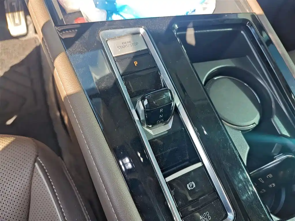 Volkswagen Viloran 2023 380TSI Premium Edition фото 7