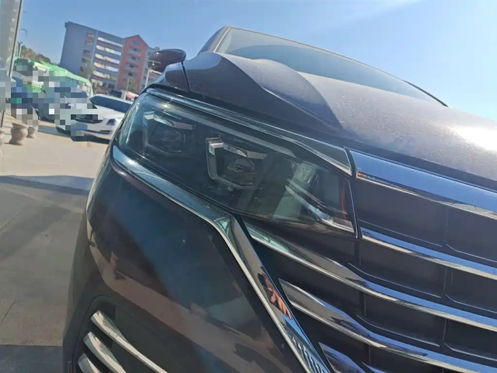 Volkswagen Viloran 2023 380TSI Premium Edition фото 30