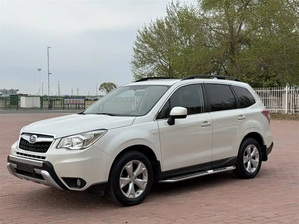 Subaru Forester 2013 2.0i Automatic Luxury Edition фото 2