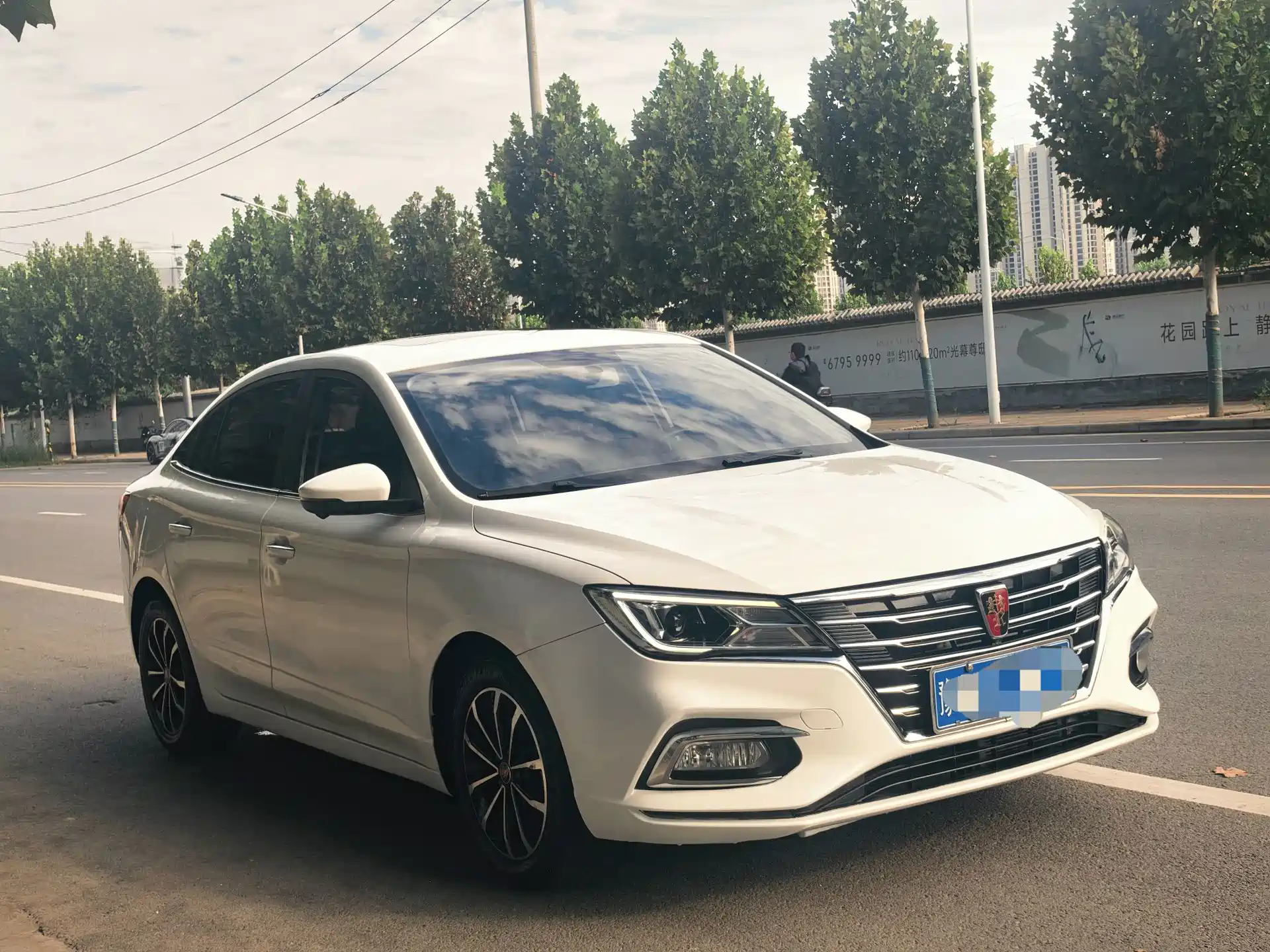 Фото 3 - Roewe i5
