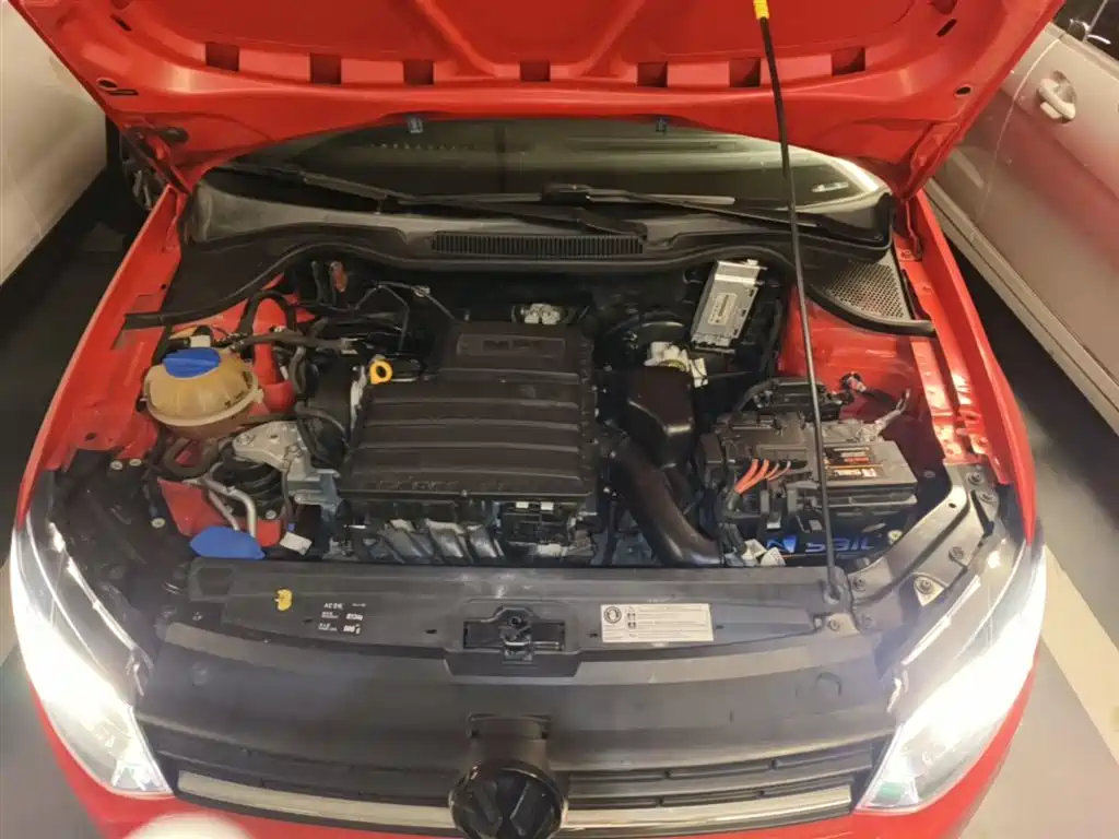 Volkswagen Polo 2016 1.4L Automatic Trend фото 20