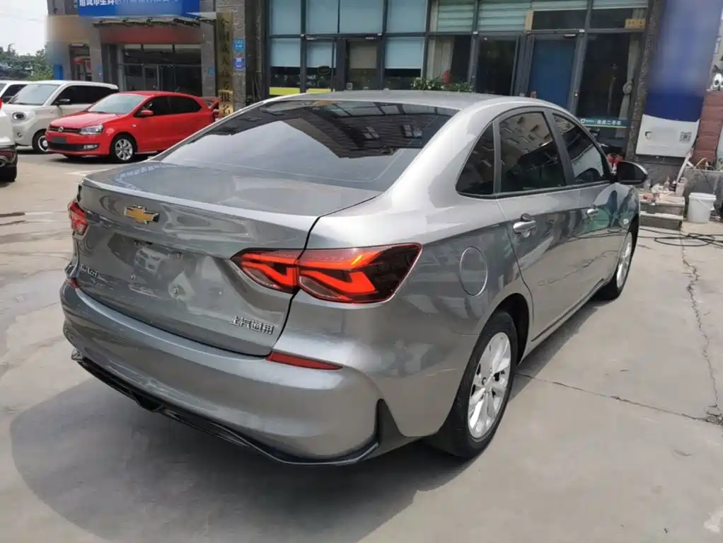 CHEVROLET CRUZE