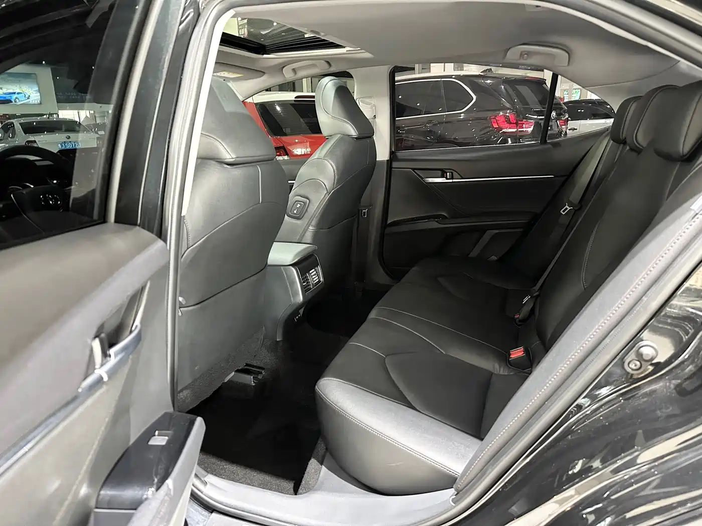 Toyota Camry 2023 2.0G Luxury Edition фото 6