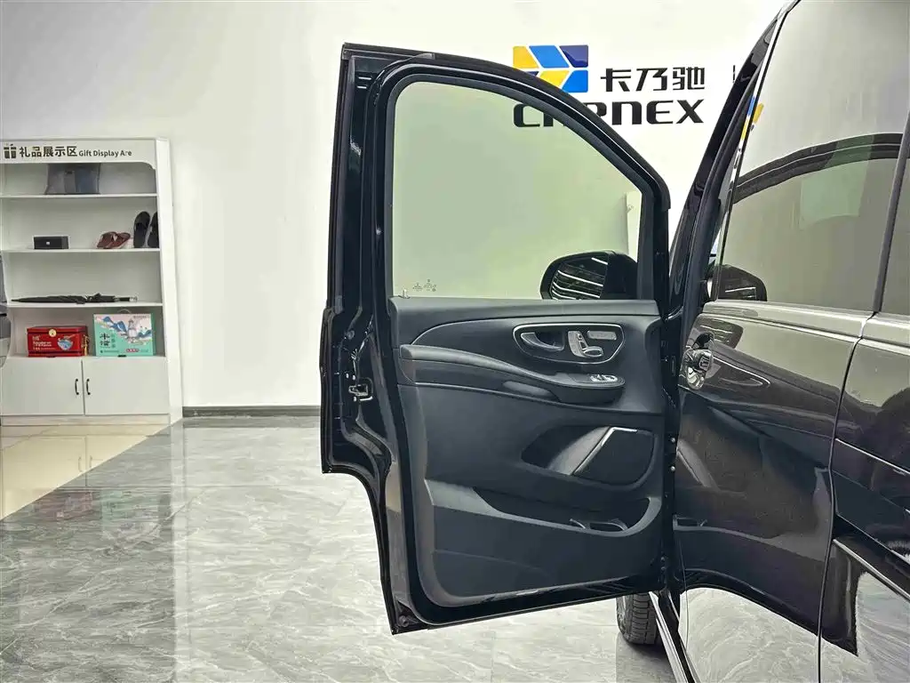 MERCEDES-BENZ V CLASS