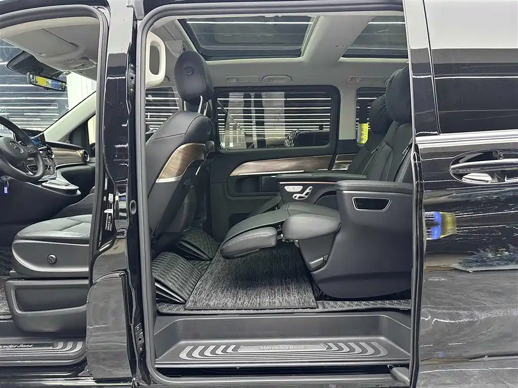 MERCEDES-BENZ V CLASS