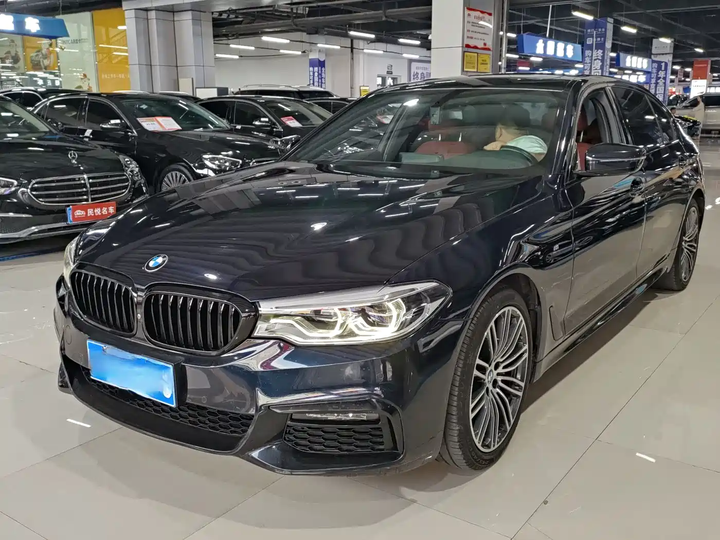 BMW 5 Series 2019 530Li Premium M Sport Package фото 12