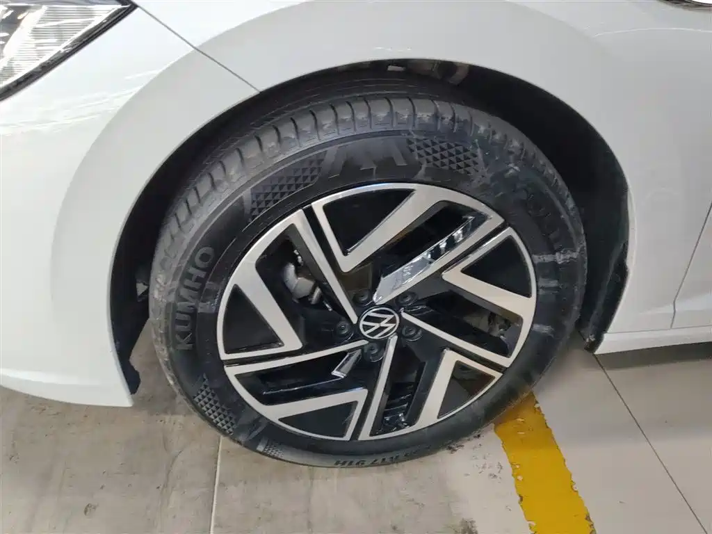Volkswagen Sagitar 2023 300TSI DSG Surpassing Edition фото 23