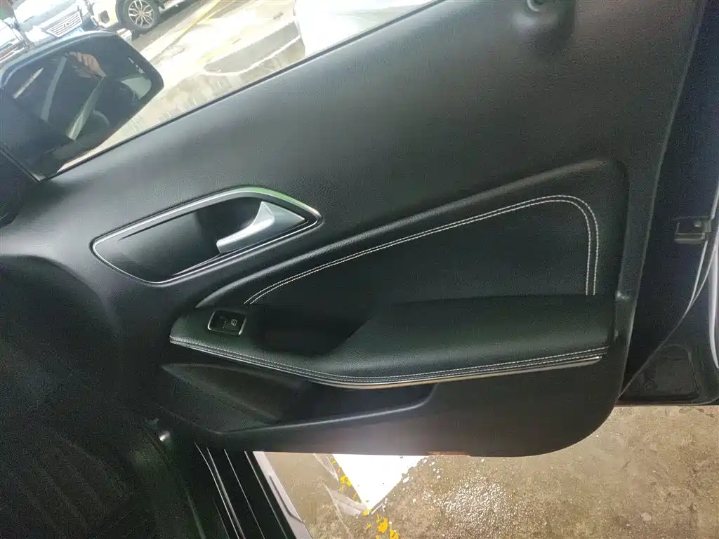 Mercedes-Benz GLA 2016 GLA 200 Dynamic фото 26