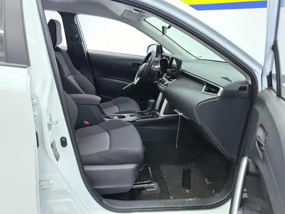Toyota Frontlander 2023 2.0L CVT Elite Edition фото 8