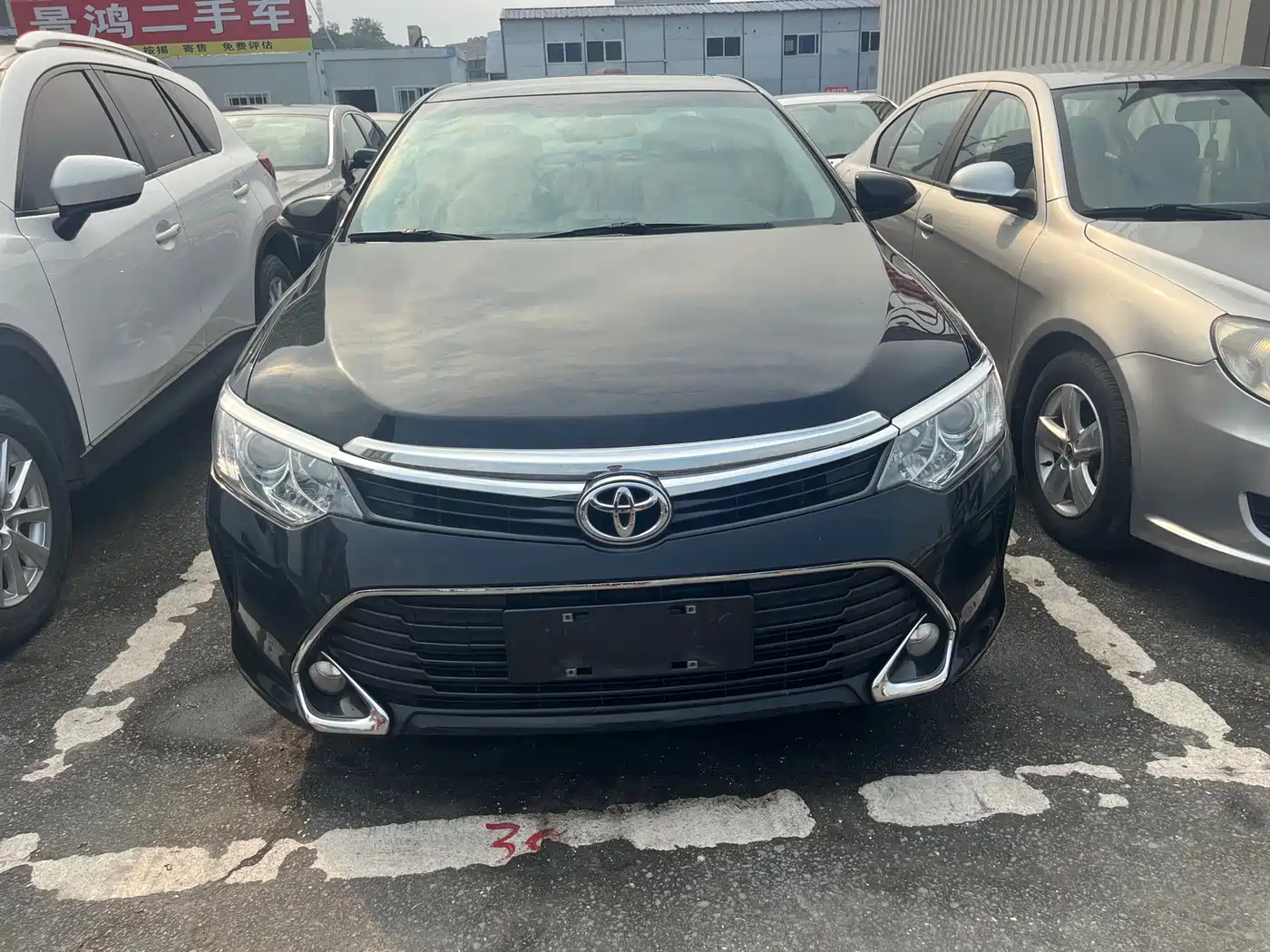 Toyota Camry 2016 2.0G 10th Anniversary Leading Edition фото 2
