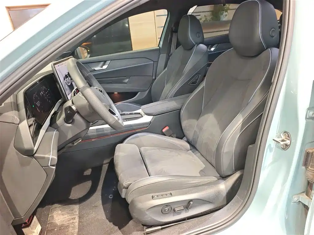 Volkswagen Passat 2025 Model Pro 380TSI Starlight Dragon Premium Edition фото 15