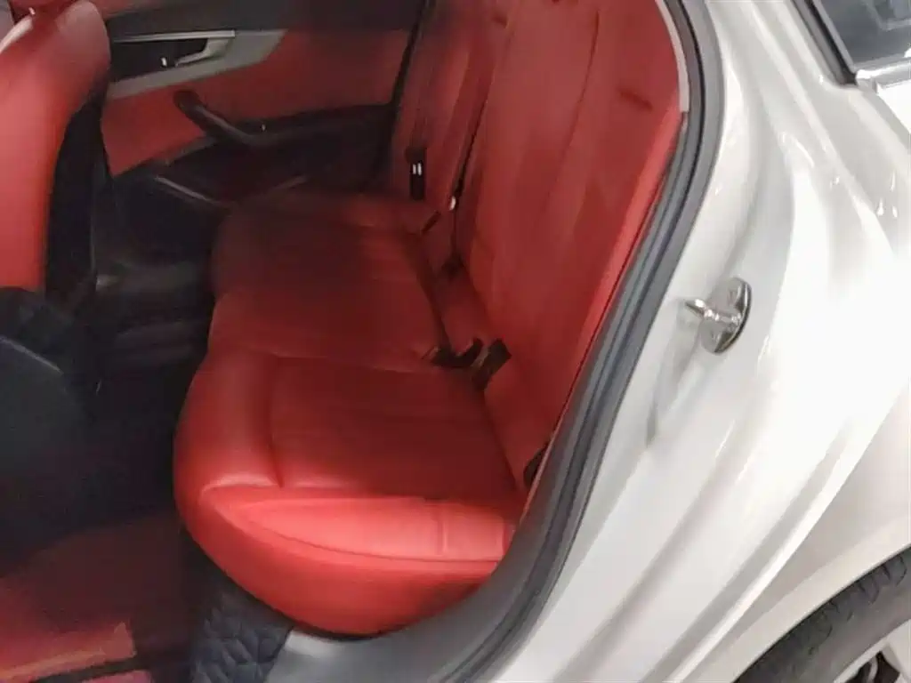 Audi A4L 2017 Plus 40 TFSI Progressive фото 17